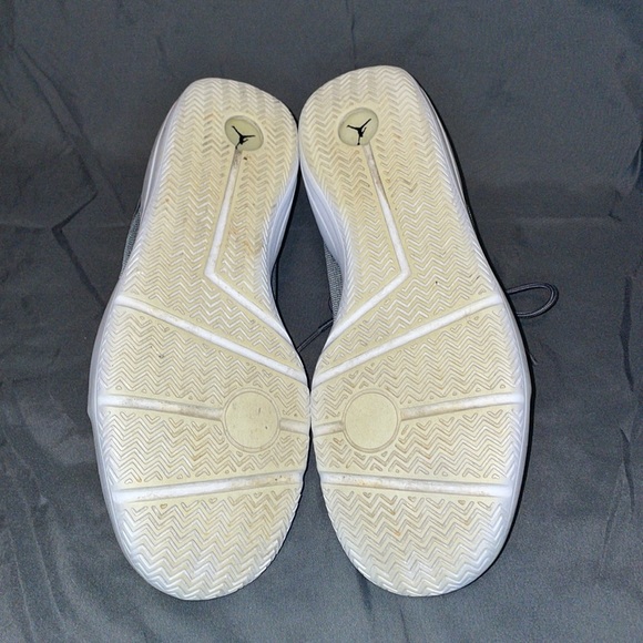 Size 8.5 Men’s Air Jordan Athletic Shoes Sneakers - Picture 6 of 6